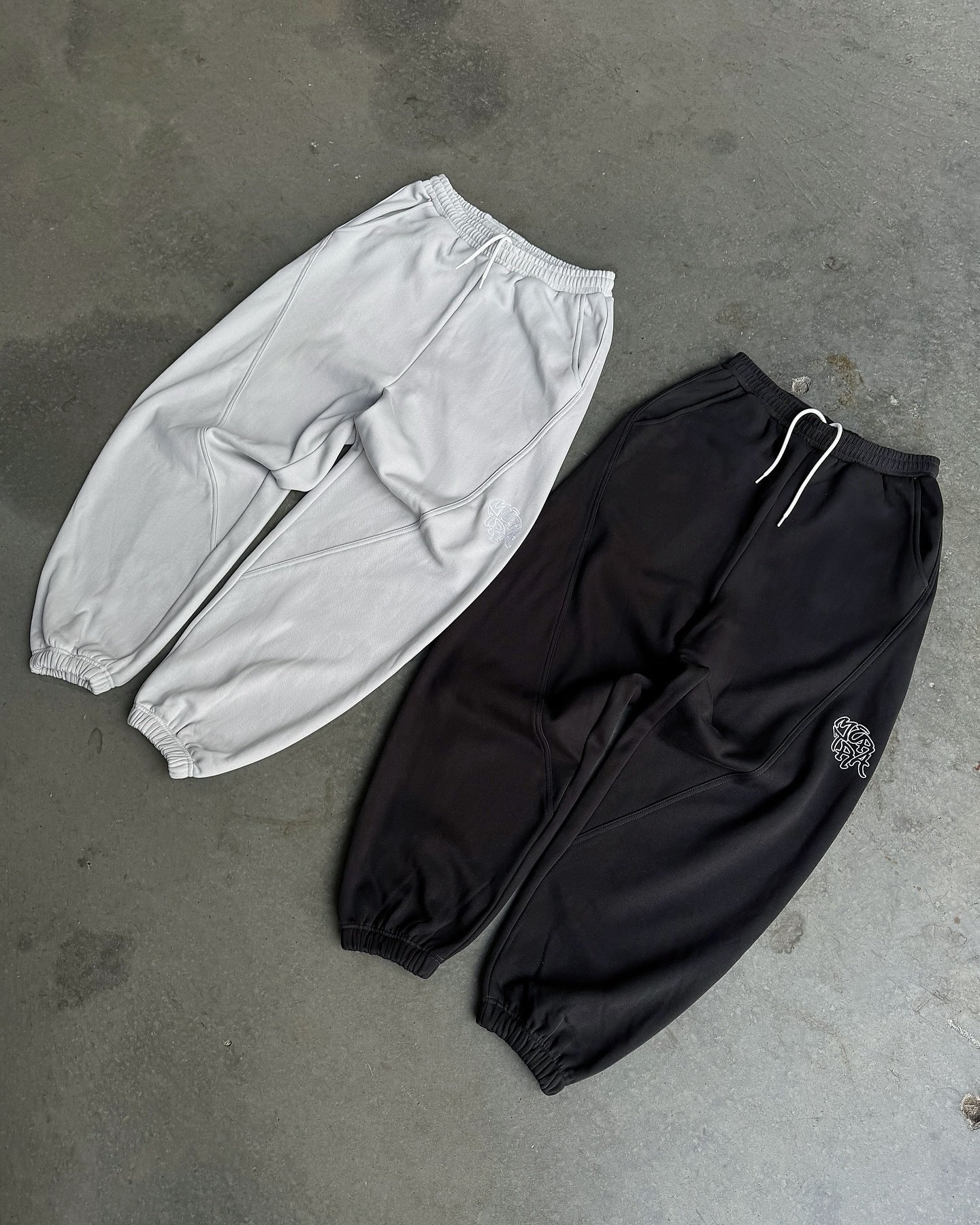 450391100_1516429555964046_1134493762594641817_n-2.jpg Mertra Mertra Sweatpants - Image 1
