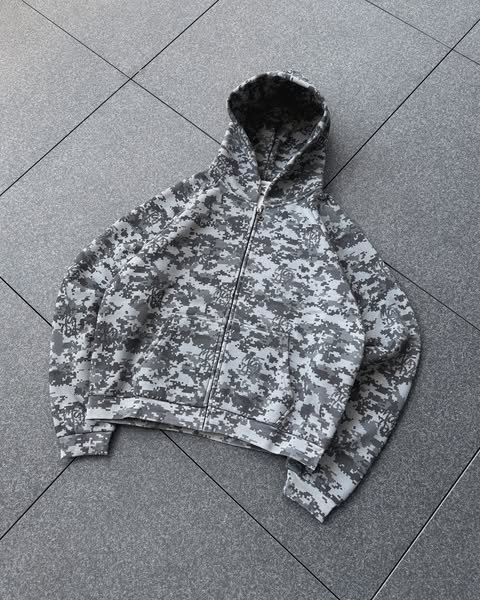 482059891_18025975949641675_114284386738803864_n-2-1-1.jpg A Mertra Camo Hoodie Black - Image 1