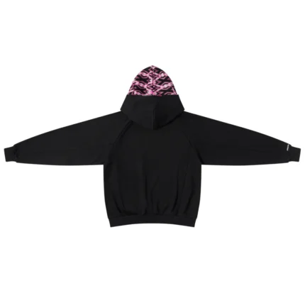 BLACK_WARMP_UP_HOOD_2_2x_fdd313cd-f609-4415-afce-7b7c9f3d7fa9-430x430-1.webp MERTRA x Umbro Warm Up Hood (Black/Pink) - Image 1